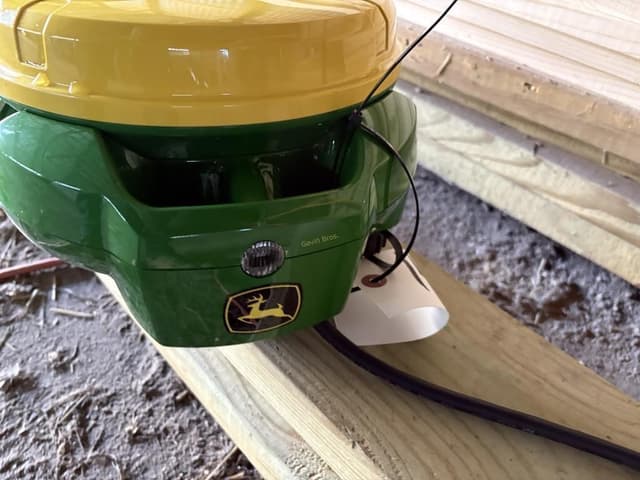 Image of John Deere StarFire 7500 equipment image 2