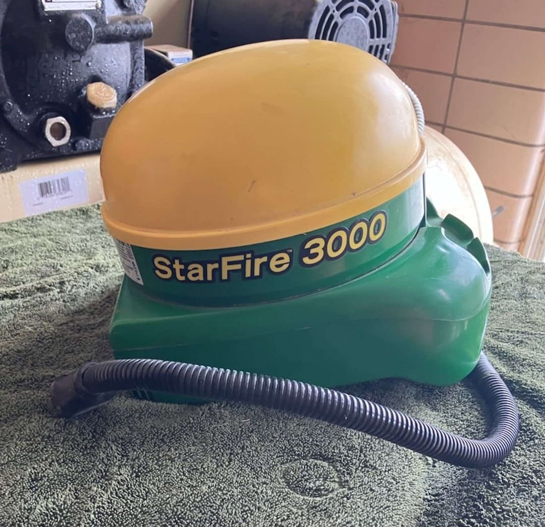 Image of John Deere StarFire 3000 Primary Image