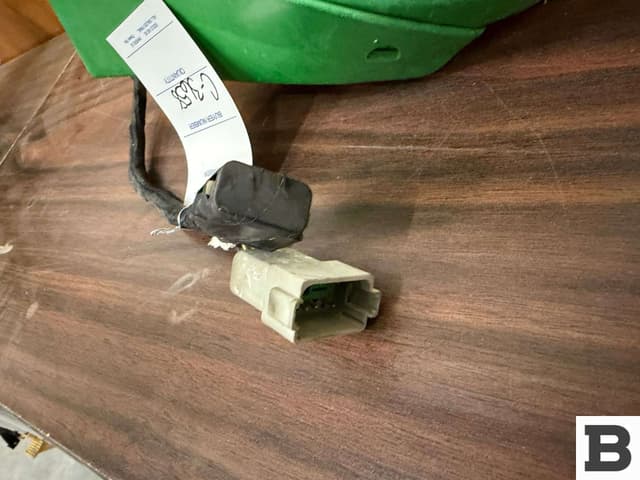 Image of John Deere StarFire iTC equipment image 3