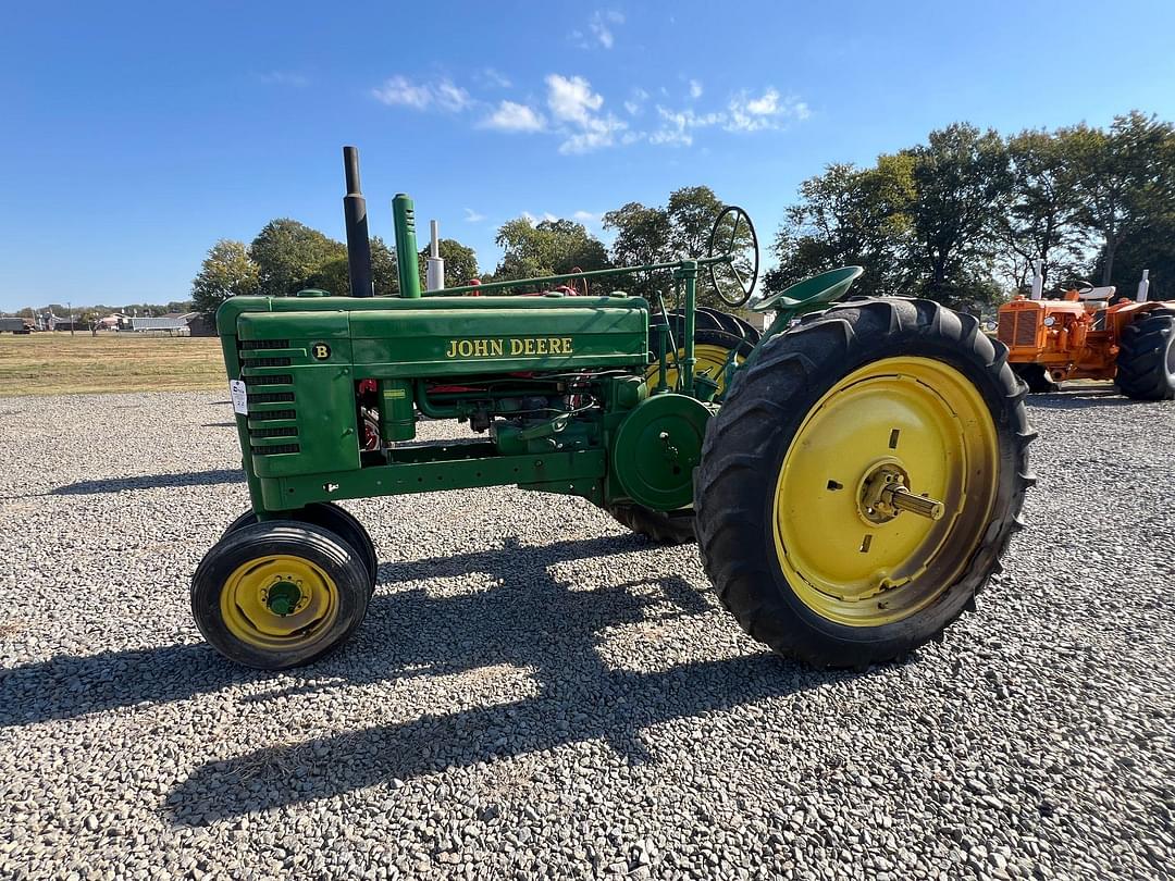 Image of John Deere B Primary image