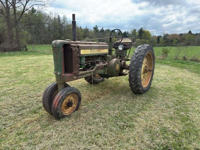 Image of John Deere B equipment image 2