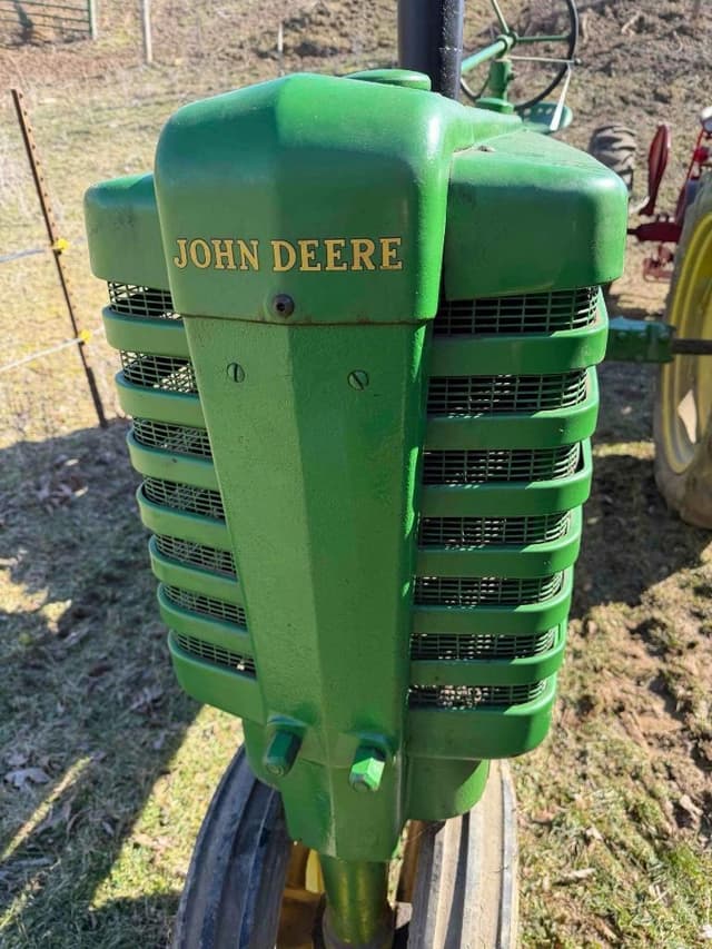 Image of John Deere H equipment image 1