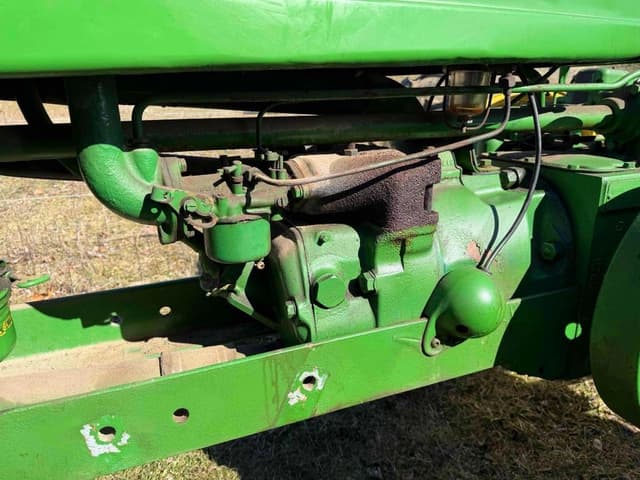 Image of John Deere H equipment image 4