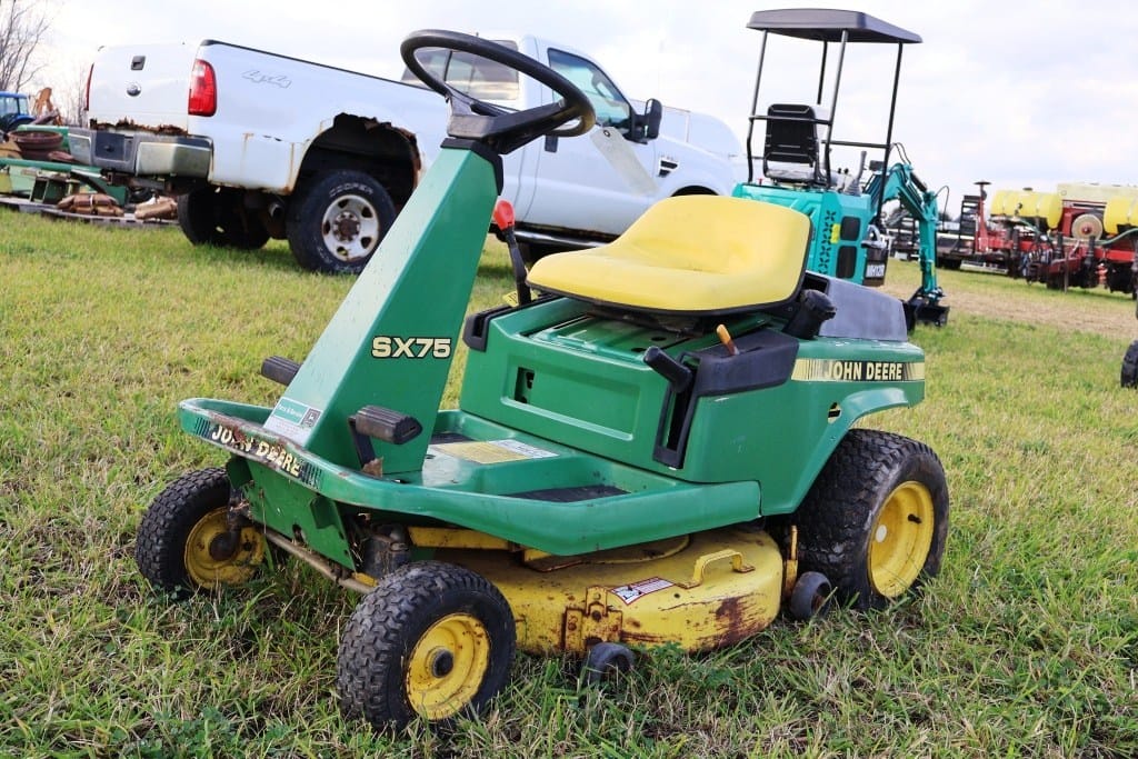 John Deere SX75 Equipment Image0