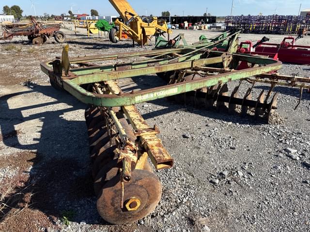 Image of John Deere T0210 equipment image 2