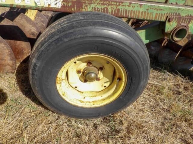 Image of John Deere T0210 equipment image 3