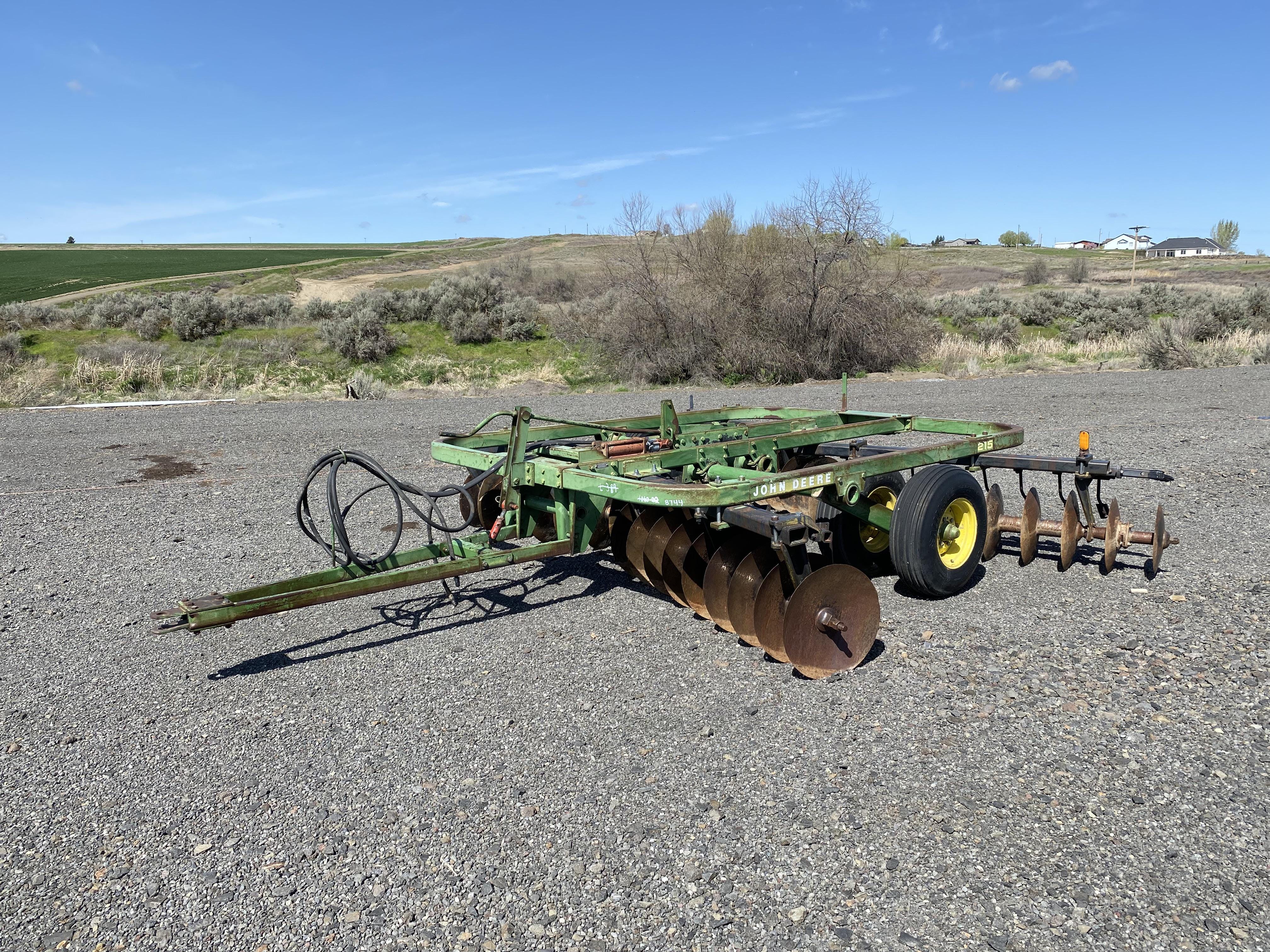 Main image John Deere 215