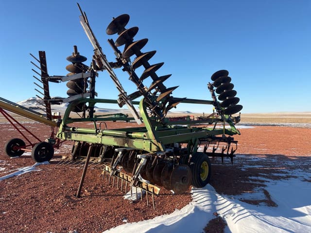 Image of John Deere T0230 equipment image 3