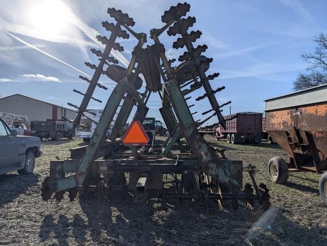 Image of John Deere T0230 equipment image 2