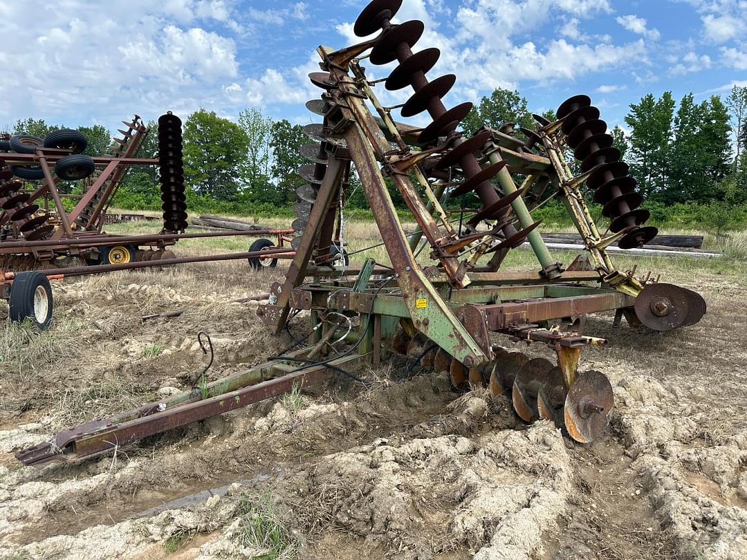 Image of John Deere T0330 Primary image