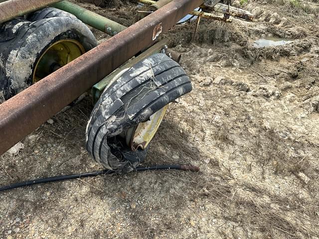Image of John Deere T0330 equipment image 4
