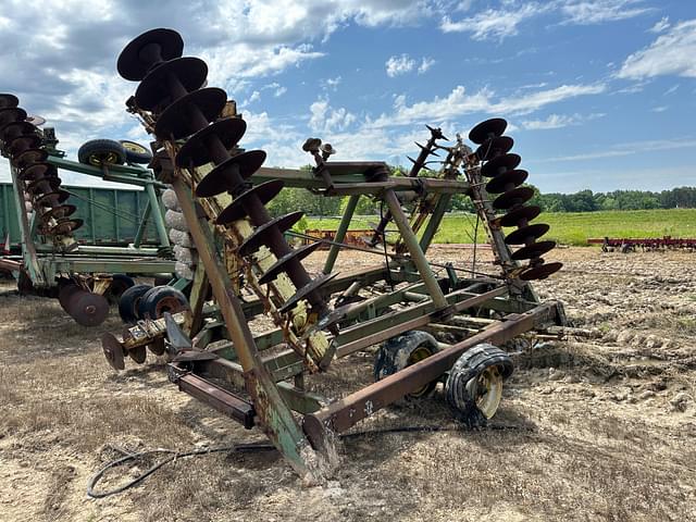 Image of John Deere T0330 equipment image 2