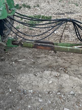 Image of John Deere T0331 equipment image 1