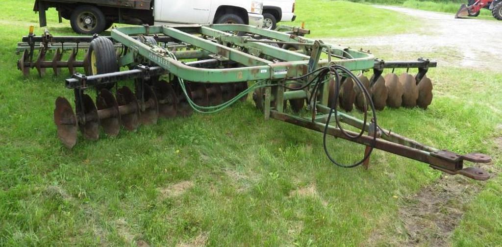 Image of John Deere T3121 Primary image