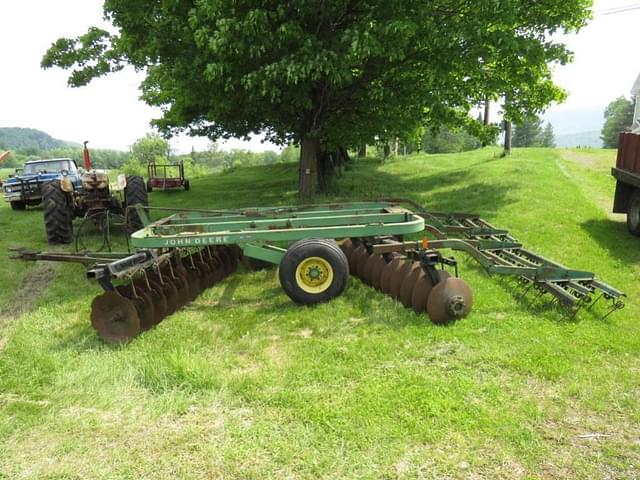 Image of John Deere T3121 equipment image 4