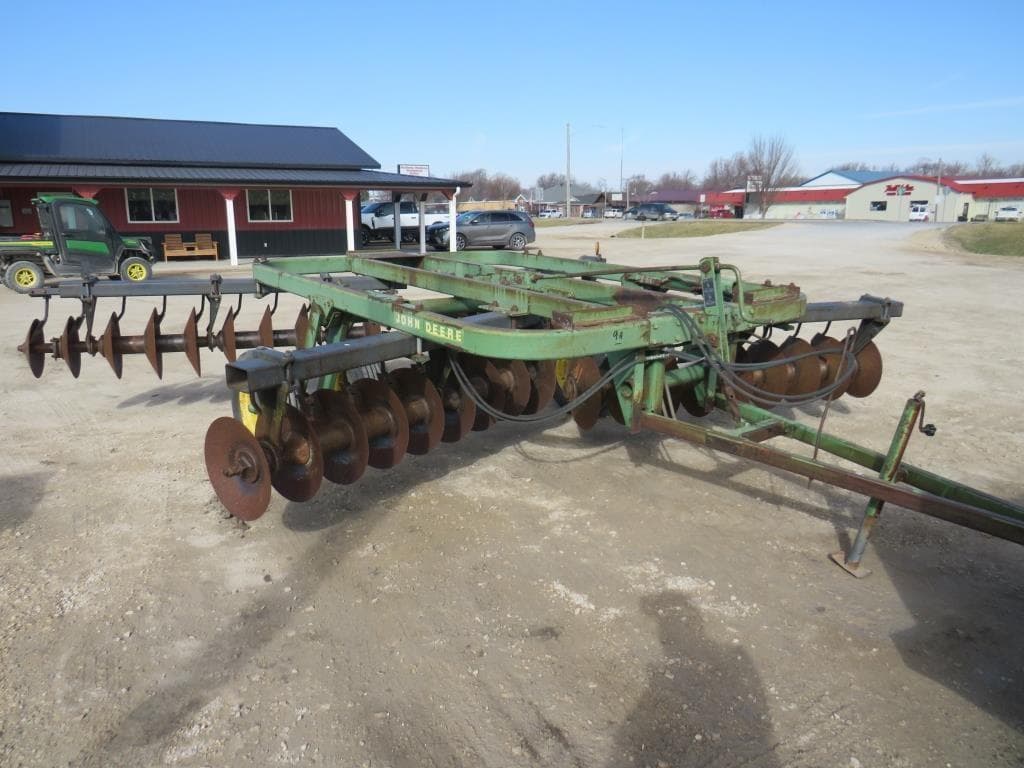 Image of John Deere T3121 Primary image