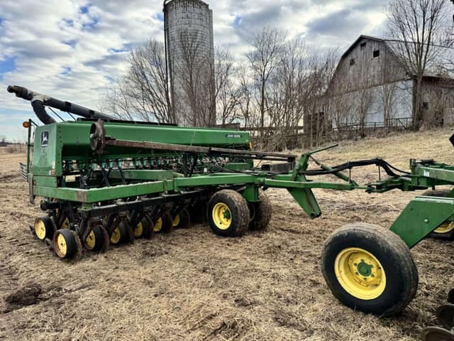 Image of John Deere 750 equipment image 2