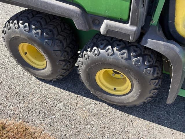 Image of John Deere Gator TH 6x4 equipment image 4