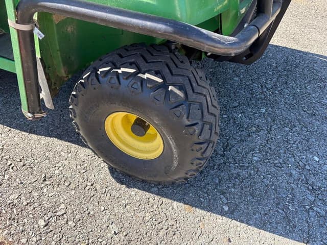 Image of John Deere Gator TH 6x4 equipment image 3