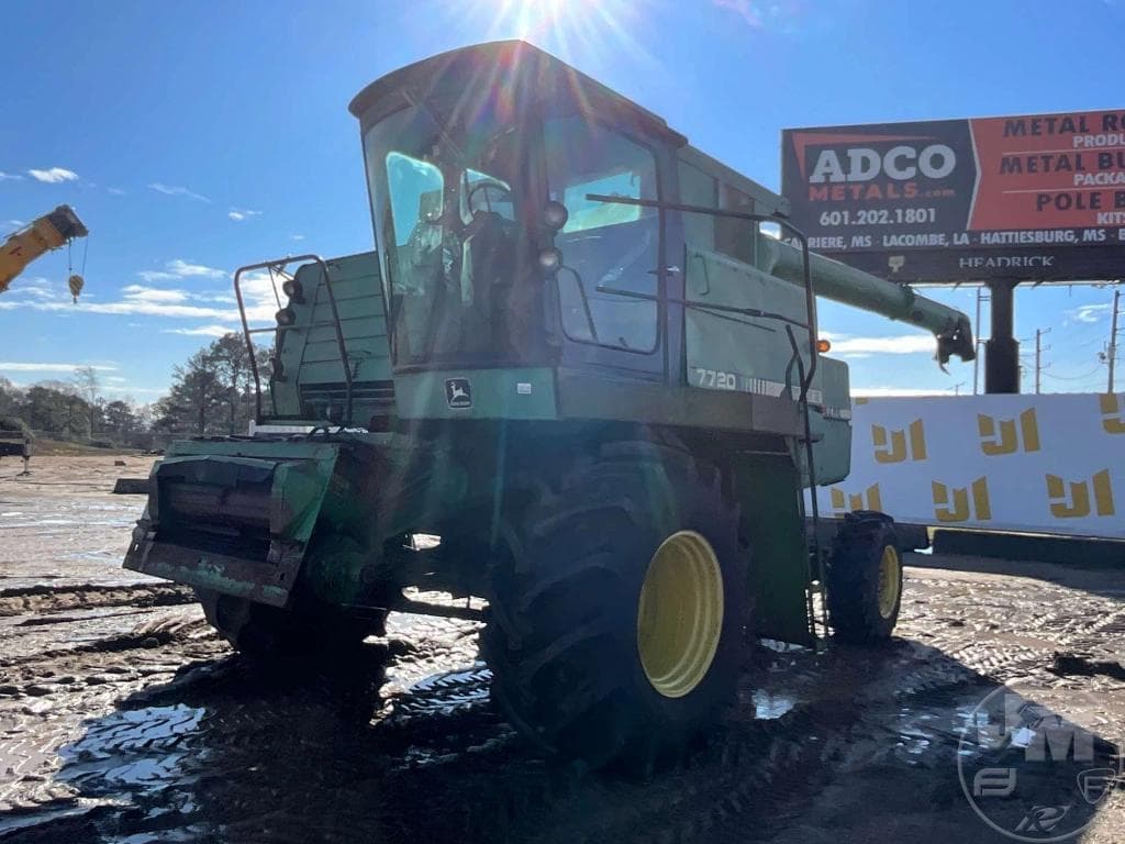 Image of John Deere 7720 Titan II Primary image