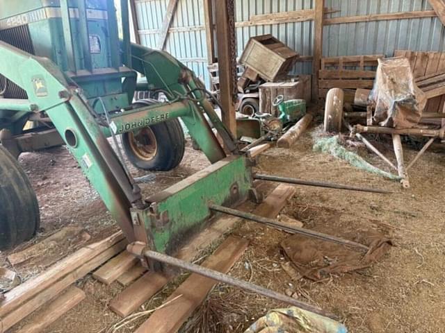 Image of John Deere 4240 equipment image 2