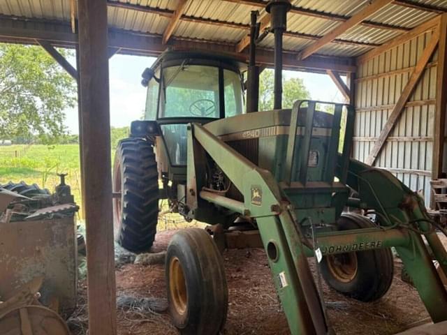 Image of John Deere 4240 equipment image 1