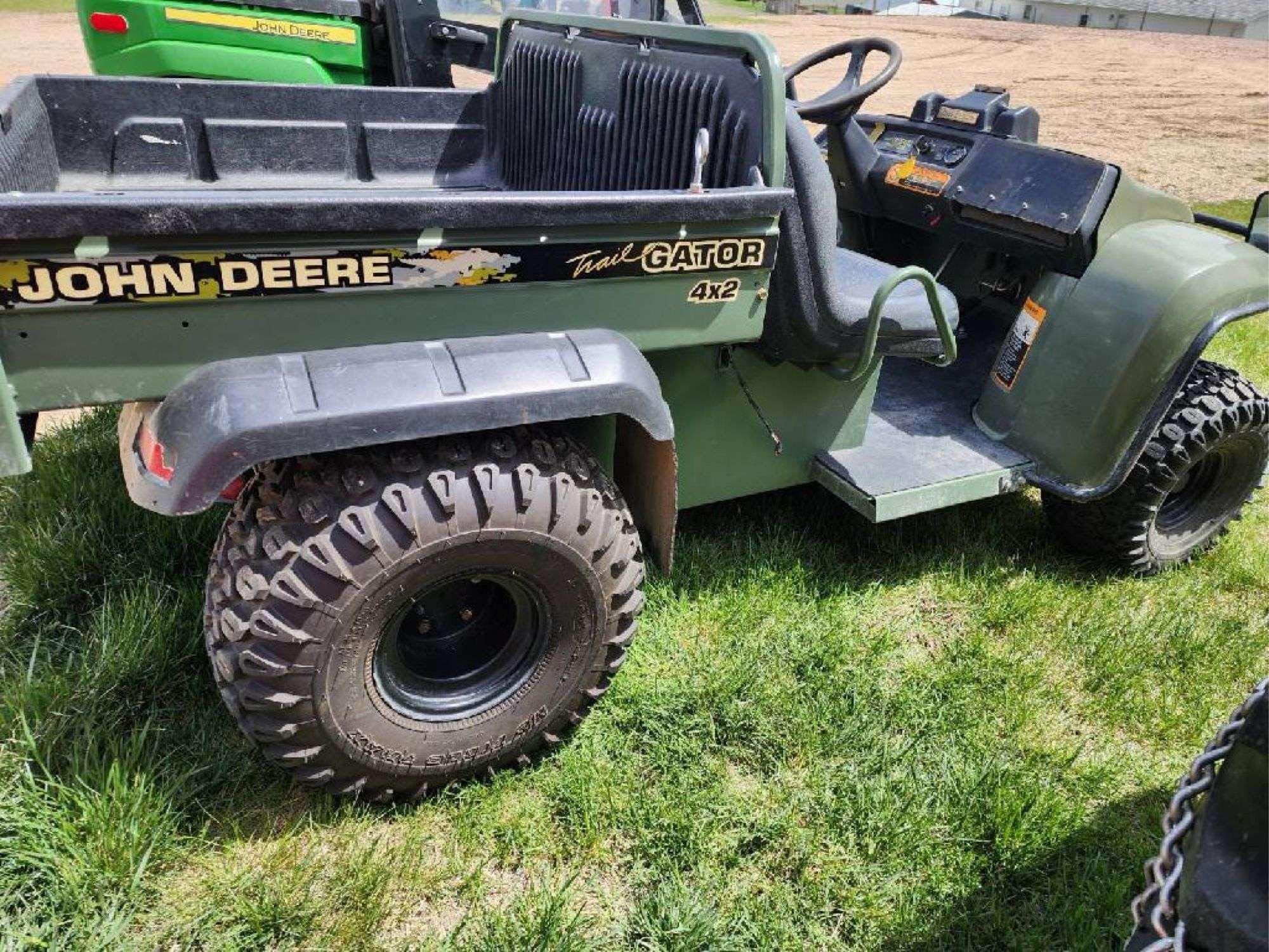 Main image John Deere Trail Gator