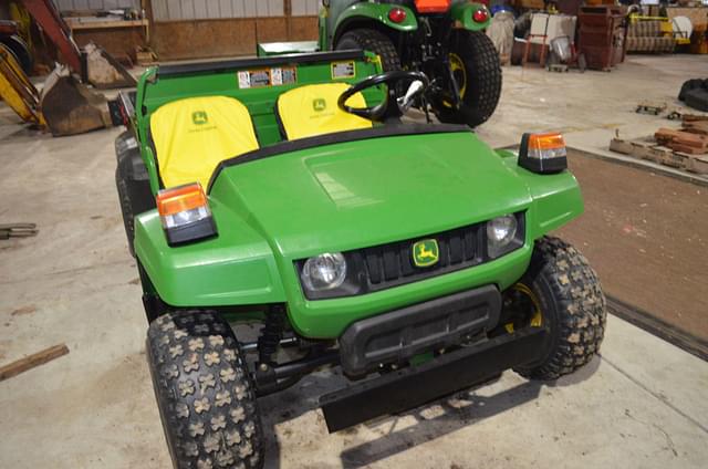 Image of John Deere Gator TS 4x2 equipment image 2