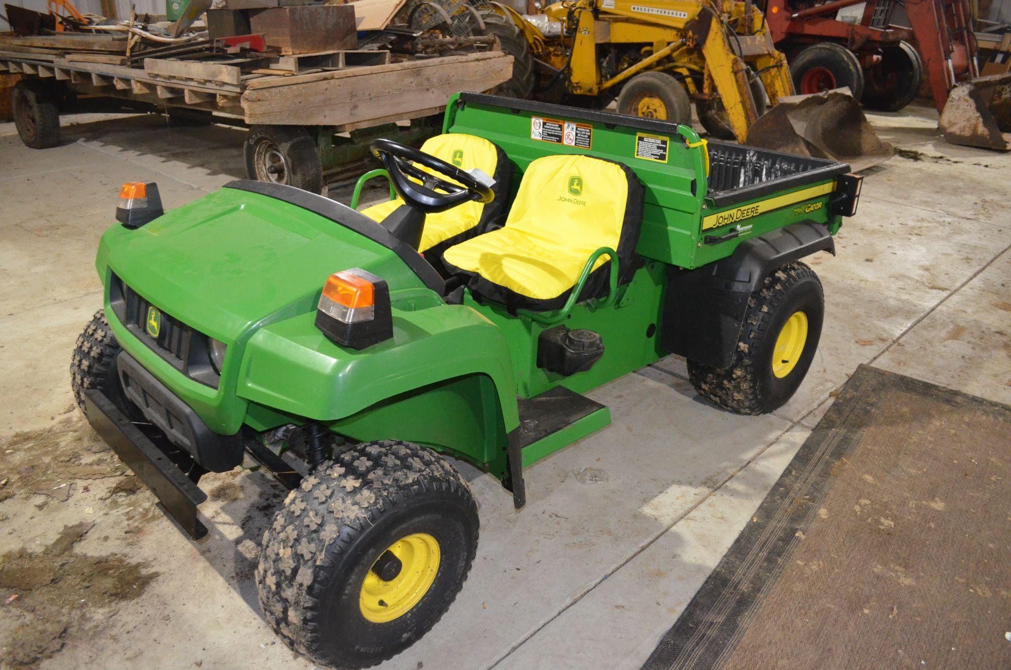 Main image John Deere Gator TS 4x2