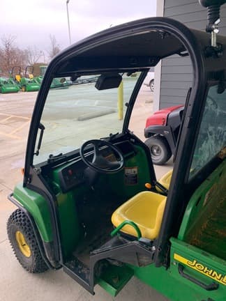 Image of John Deere Gator TS 4x2 equipment image 1