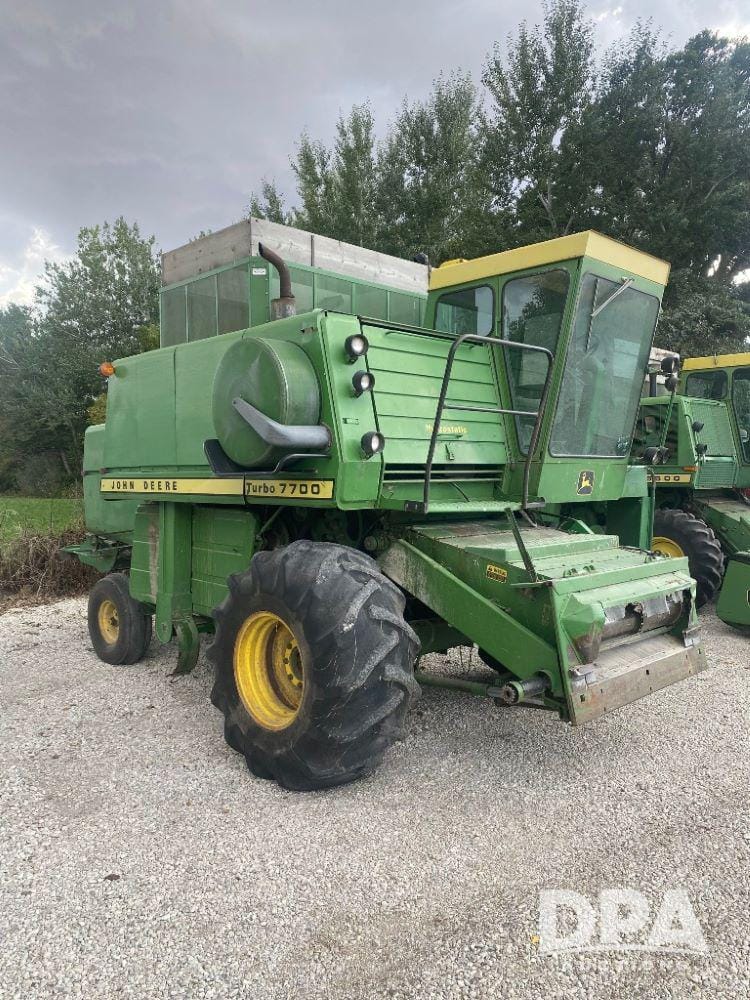 Main image John Deere 7700