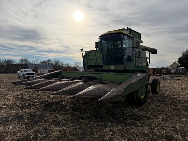 Image of John Deere 7720 equipment image 2