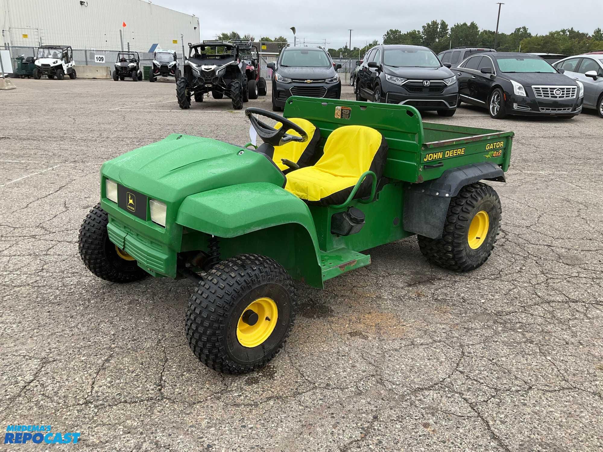 Main image John Deere Gator TX 4x2