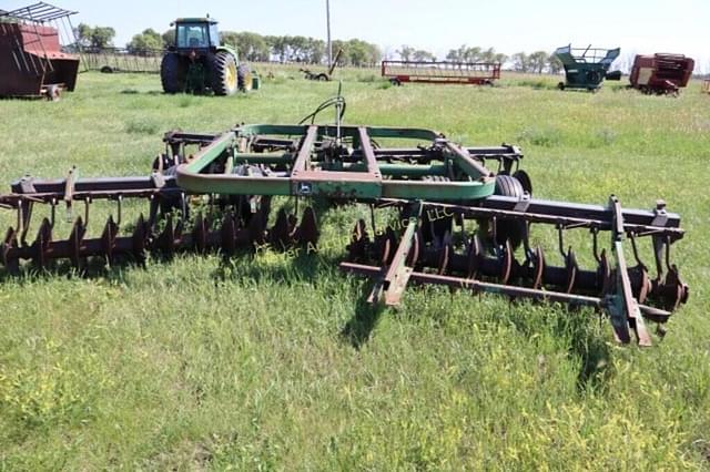 Image of John Deere T3121 equipment image 3