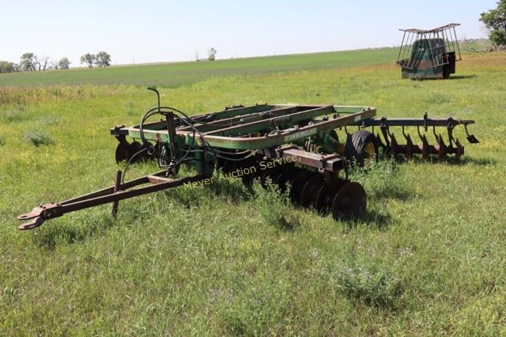 Image of John Deere T3121 Primary image
