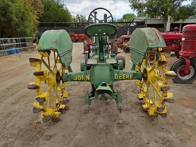 Image of John Deere A equipment image 3