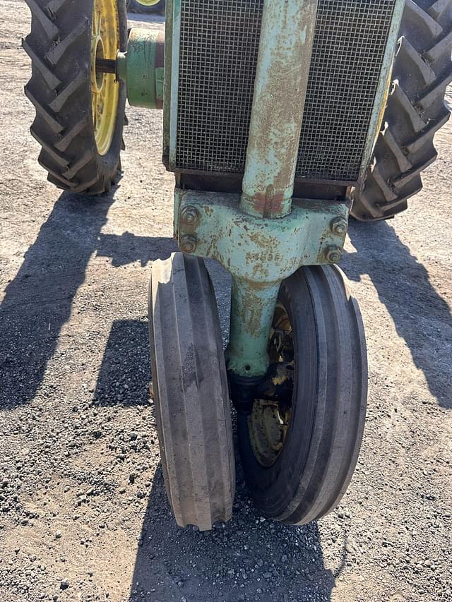 Image of John Deere A equipment image 3