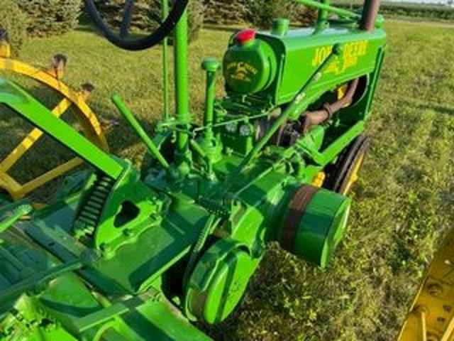 Image of John Deere B equipment image 2
