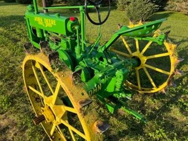 Image of John Deere B equipment image 4