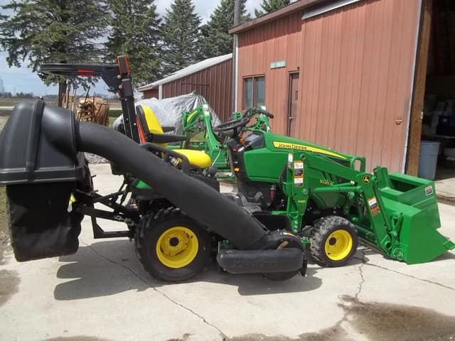 Image of John Deere 1025R equipment image 2