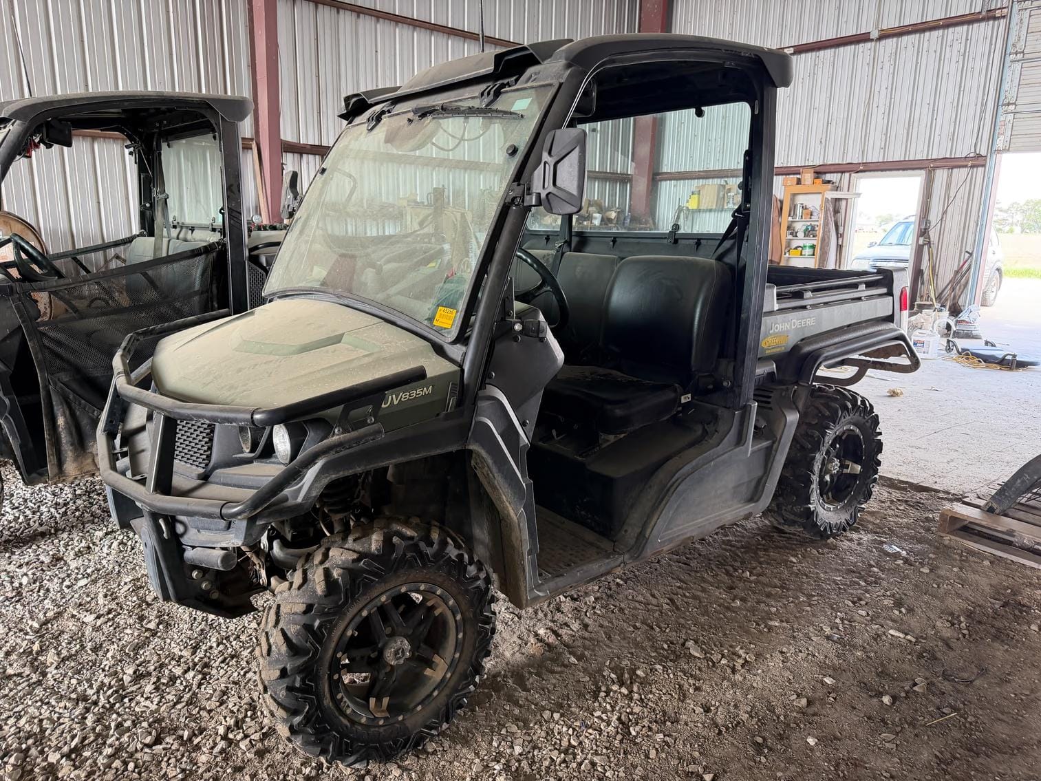 John Deere XUV 835M Equipment Image0