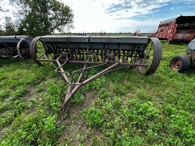 Image of John Deere Van Brunt equipment image 1