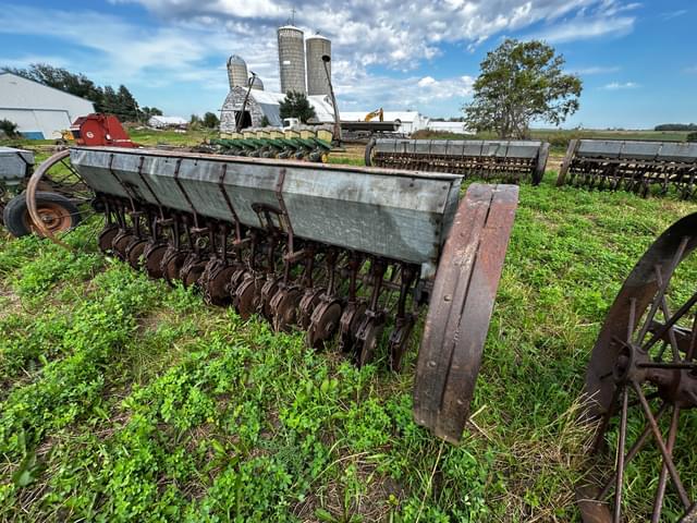 Image of John Deere Van Brunt equipment image 3