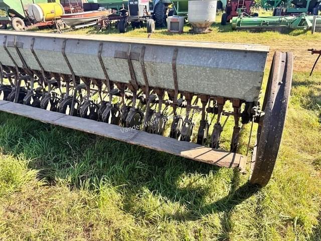 Image of John Deere Van Brunt equipment image 3