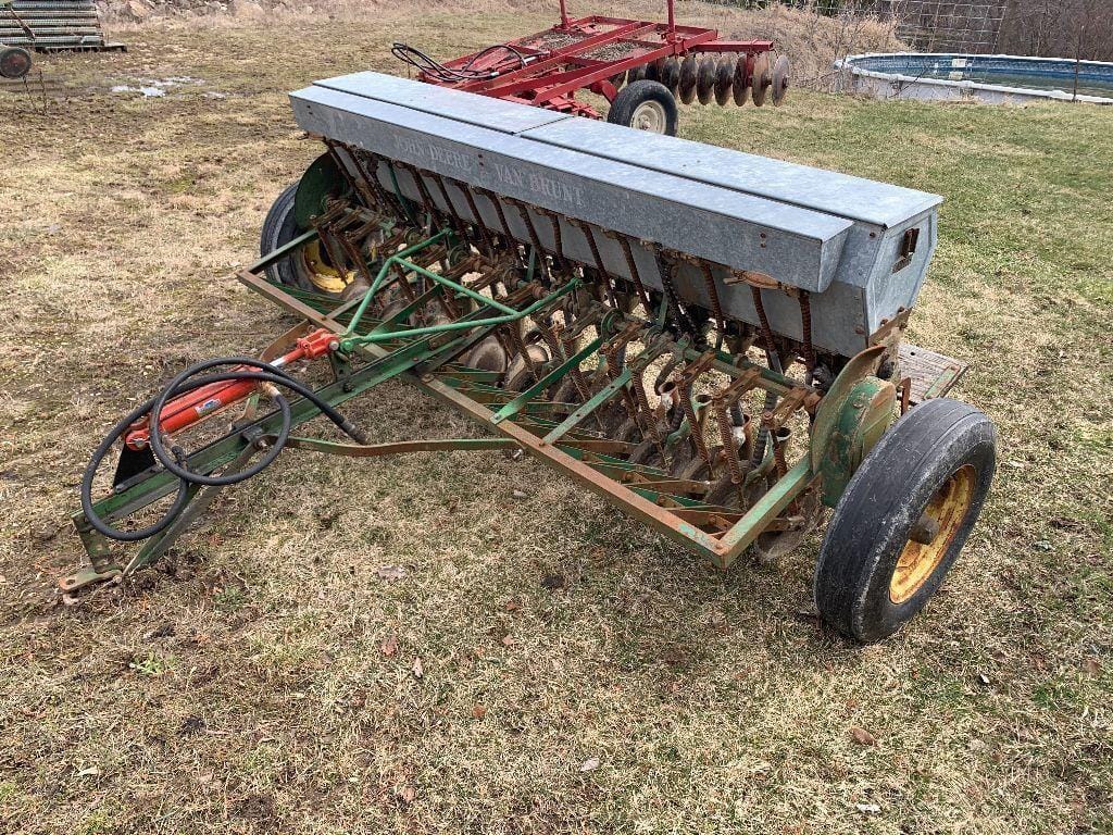 Main image John Deere Van Brunt