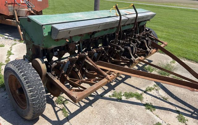 Image of John Deere Van Brunt equipment image 2