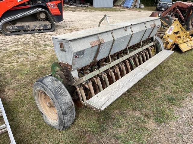 Image of John Deere Van Brunt equipment image 2