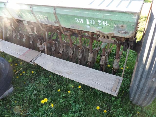 Image of John Deere Van Brunt B equipment image 4