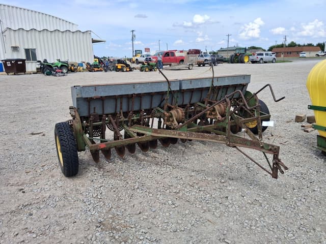 Image of John Deere Van Brunt B equipment image 2