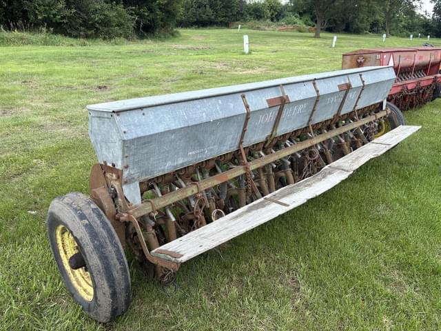 Image of John Deere Van Brunt B equipment image 2